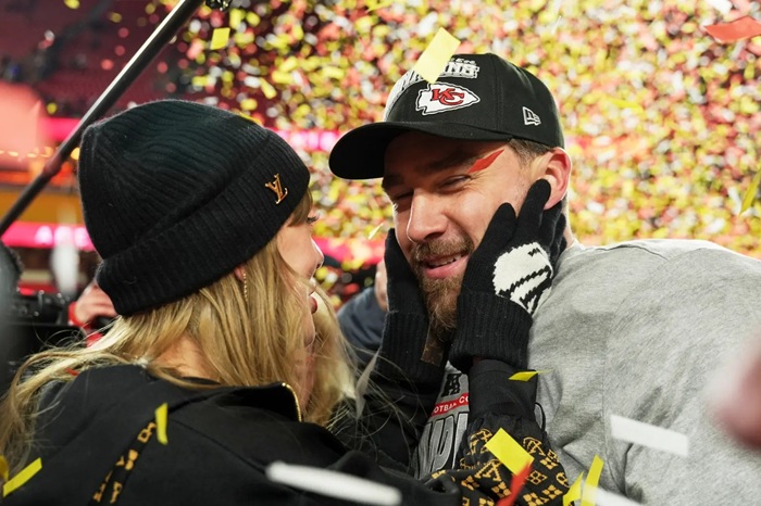 Taylor Swift Celebrates Kansas City Chiefs' Victory