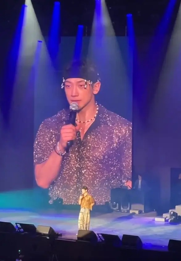 Rain Pays Tribute to Barbie Hsu During Kaohsiung Concert